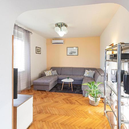 Lovely Apartment In Kastel Kambelovac With Wifi Kaštela エクステリア 写真