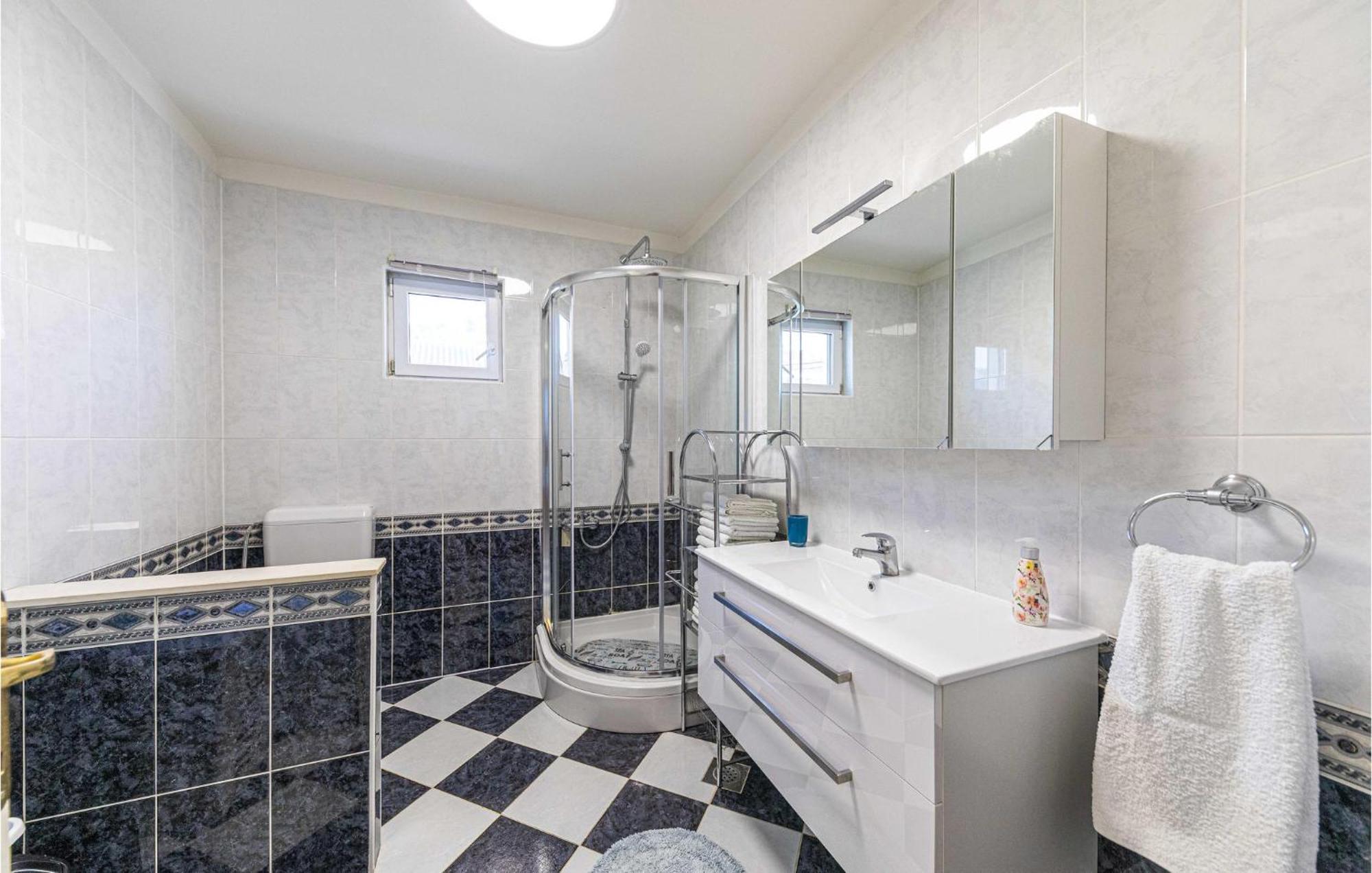 Lovely Apartment In Kastel Kambelovac With Wifi Kaštela エクステリア 写真