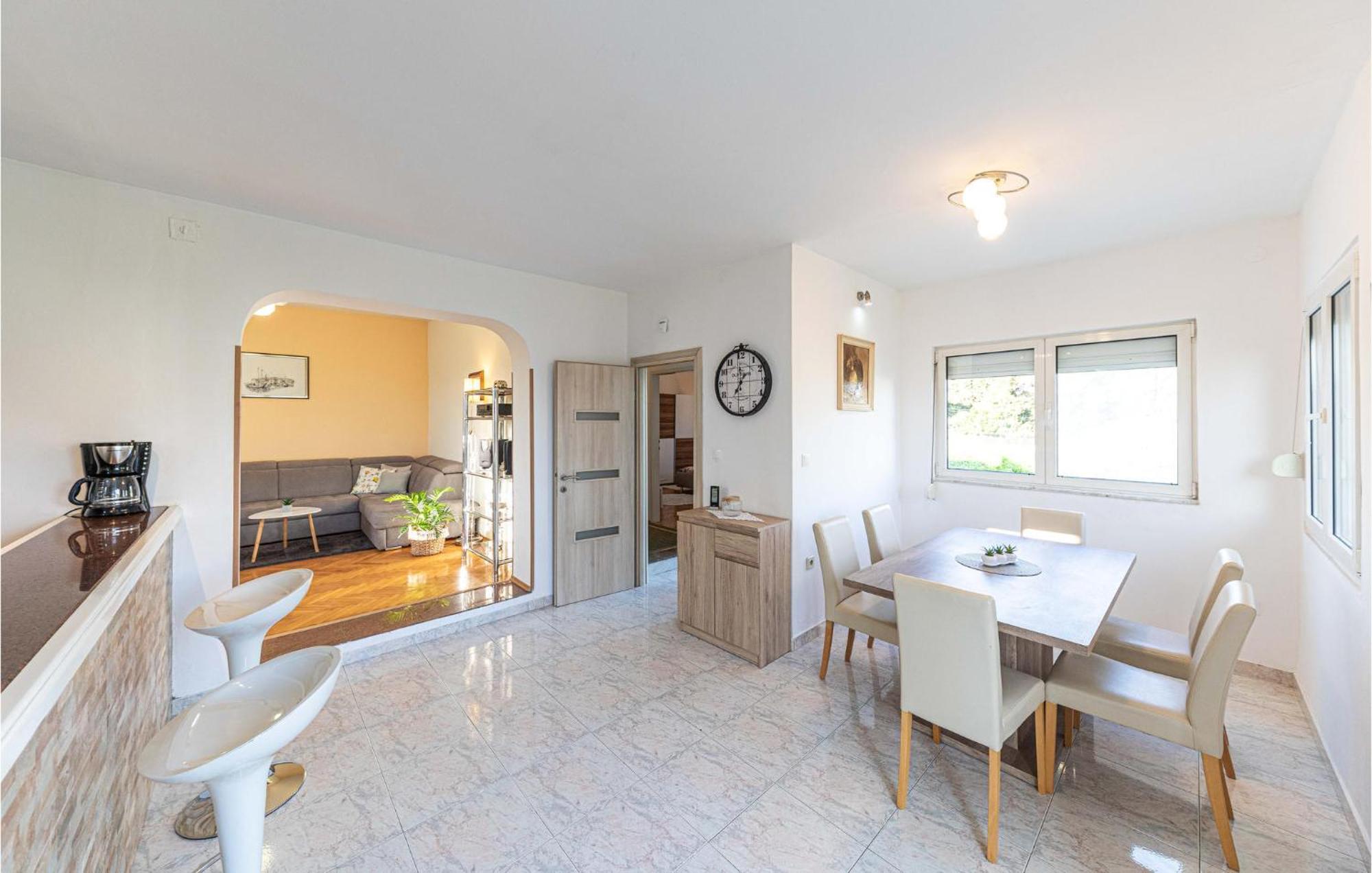 Lovely Apartment In Kastel Kambelovac With Wifi Kaštela エクステリア 写真